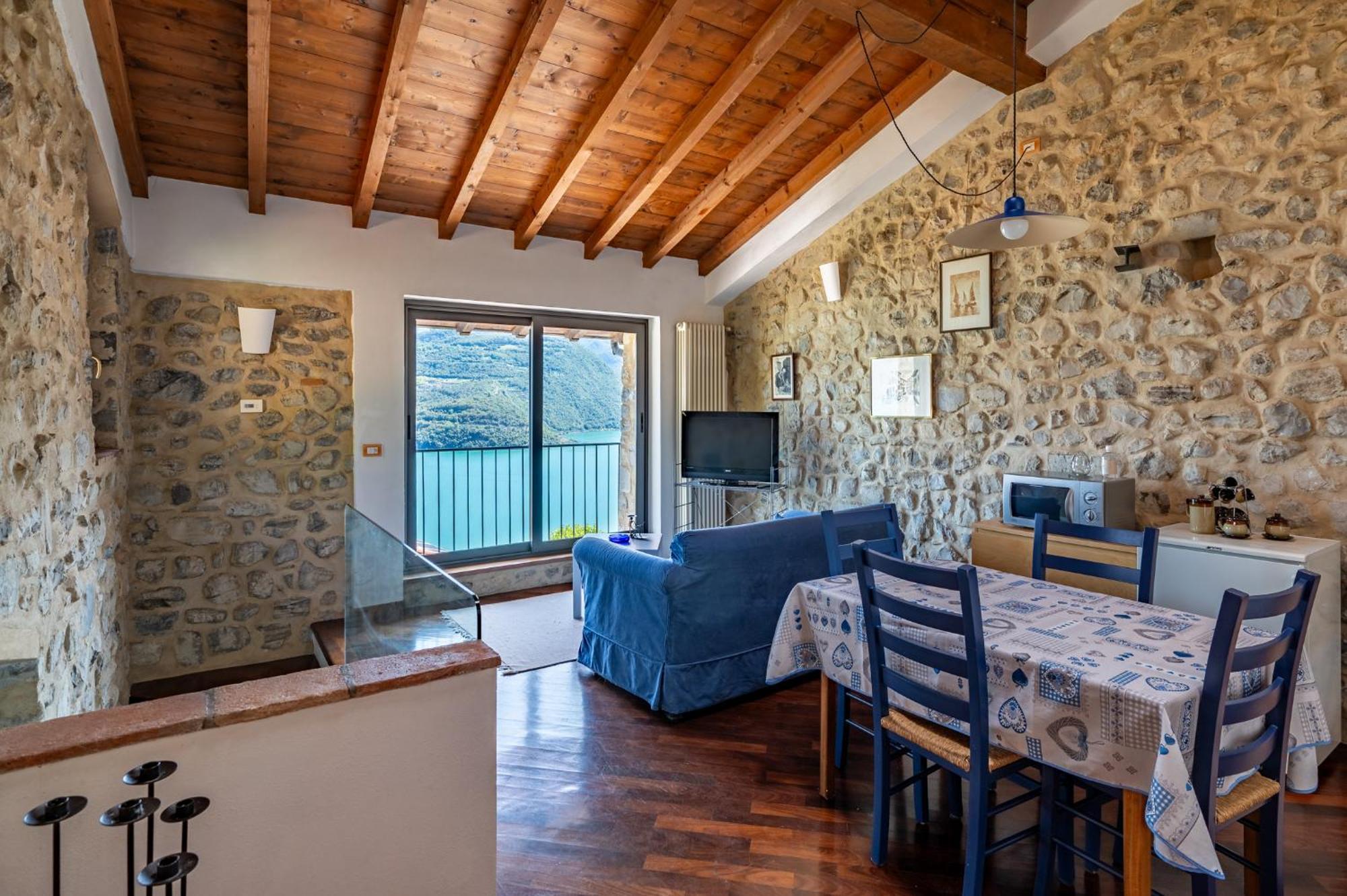 Lago Di Iseo - Lake View House Tavernola Bergamasca Exterior foto
