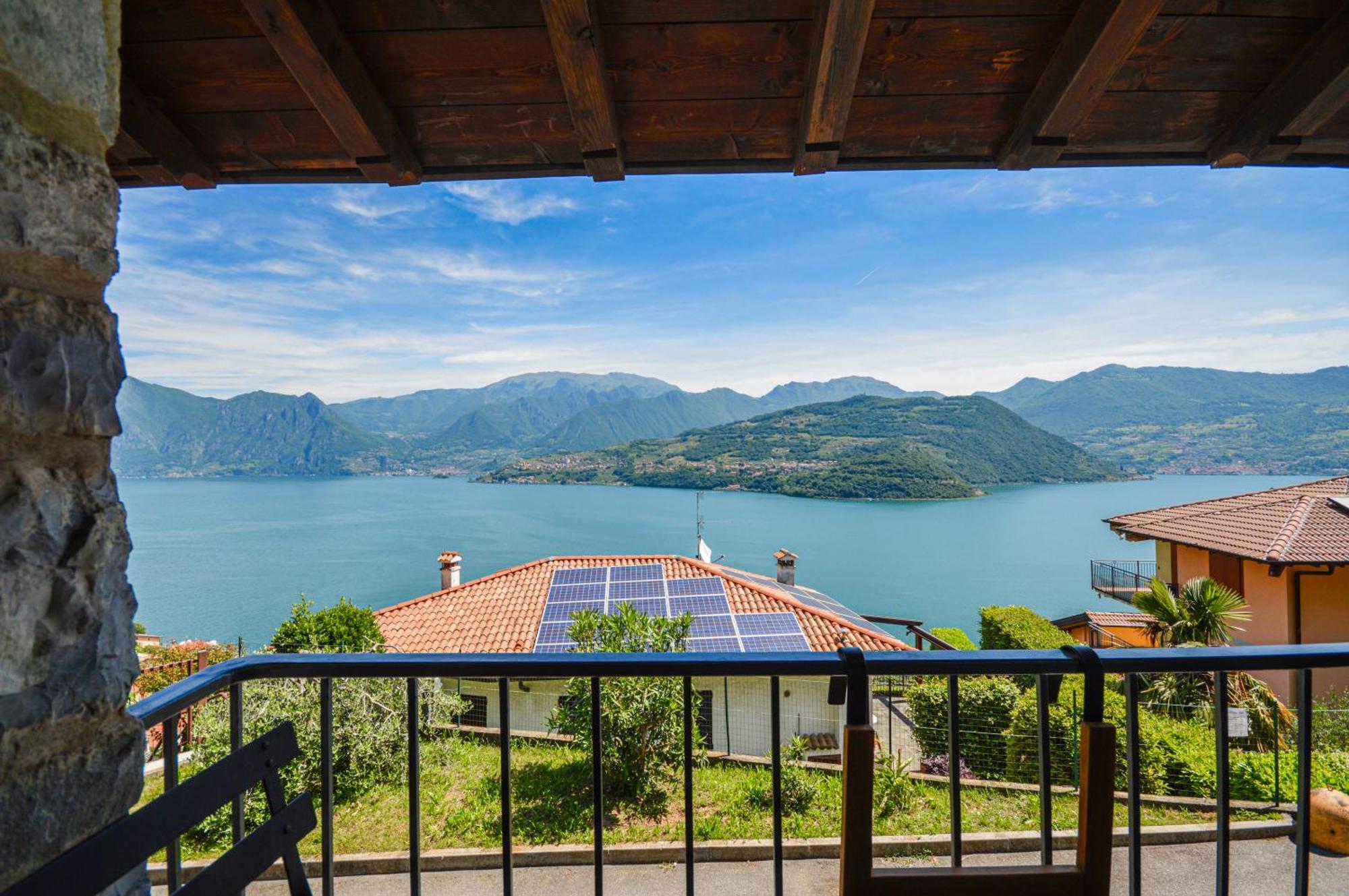 Lago Di Iseo - Lake View House Tavernola Bergamasca Exterior foto