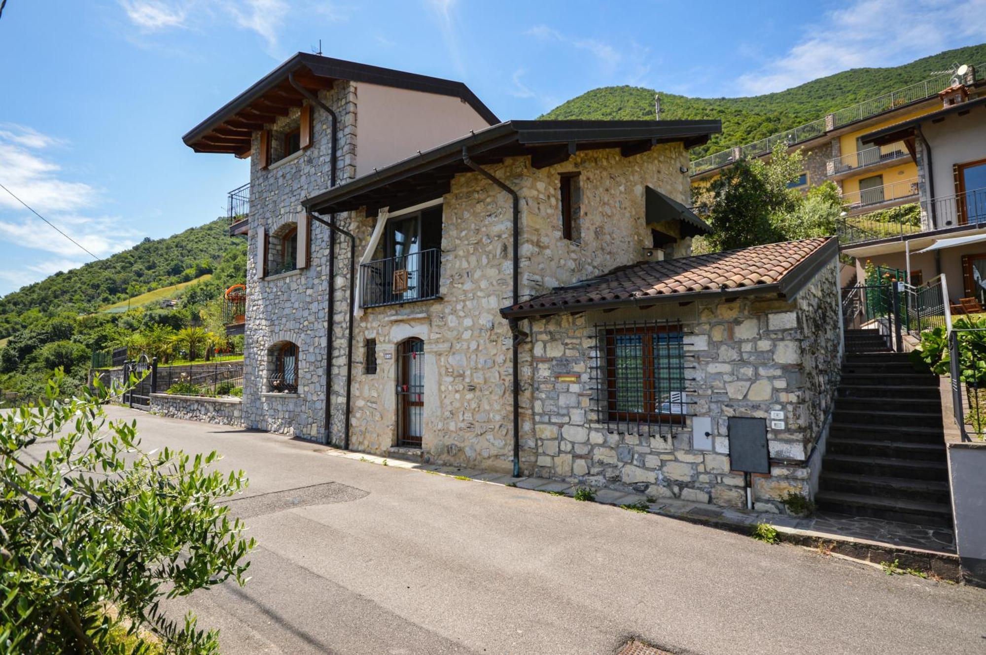 Lago Di Iseo - Lake View House Tavernola Bergamasca Exterior foto
